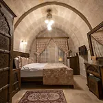 Underground Cave Otel *