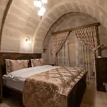 Underground Cave Otel *