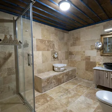 Underground Cave 酒店 *