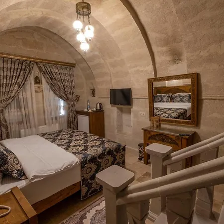 Underground Cave Hotell *