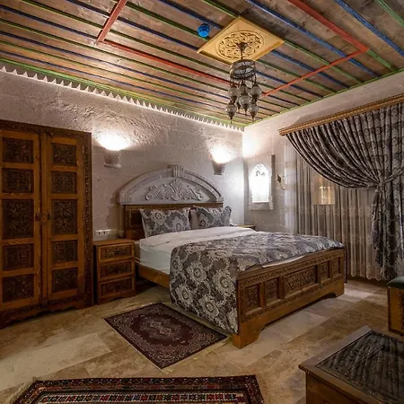 酒店 Underground Cave *