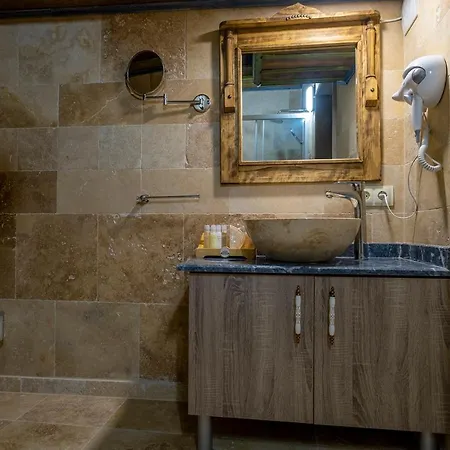 酒店 Underground Cave